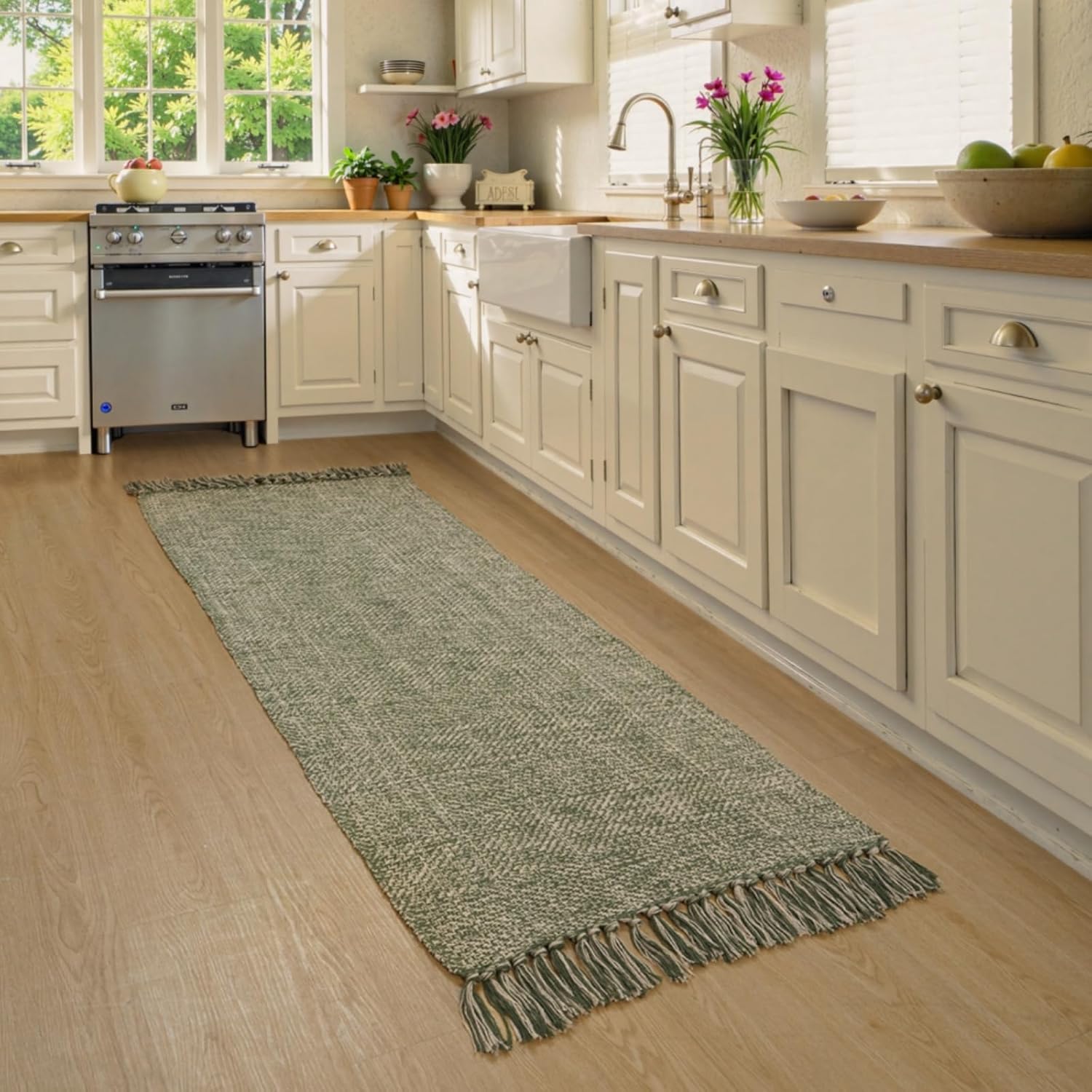 Collive Comfy Area Rug 4' x 6', Tan/Cream Woven Cotton Bedroom Rugs, Modern Indoor Accent Rug Floor Carpet with Tassel for Living Room, Nursery Room, Dining Room, Bedside, Office, Patio Decor