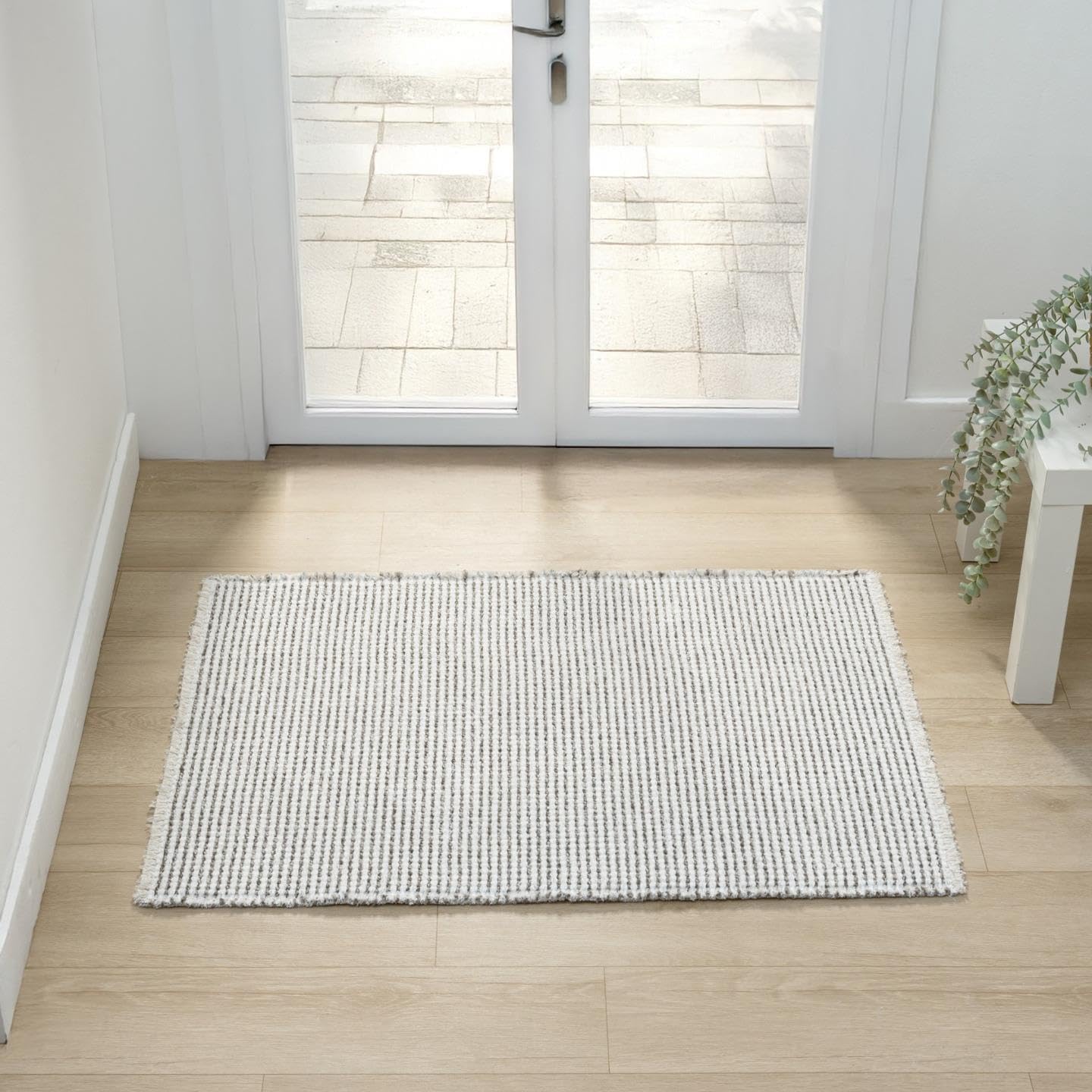 LUXE WEAVERS Machine Woven Two-Tone Beige White 8x10 Area Rug, Indoor Stain-Resistant Fringed Carpet