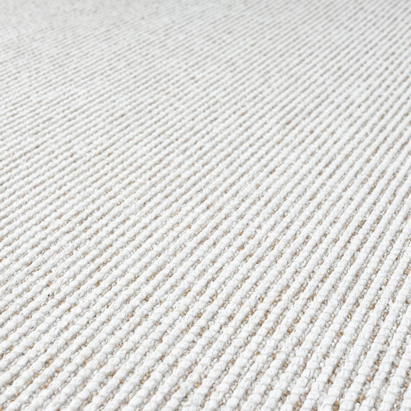 LUXE WEAVERS Machine Woven Two-Tone Beige White 5x7 Area Rug, Indoor Stain-Resistant Fringed Carpet