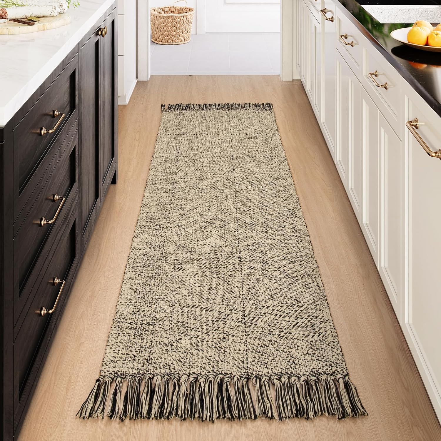 Collive Comfy Area Rug 4' x 6', Tan/Cream Woven Cotton Bedroom Rugs, Modern Indoor Accent Rug Floor Carpet with Tassel for Living Room, Nursery Room, Dining Room, Bedside, Office, Patio Decor