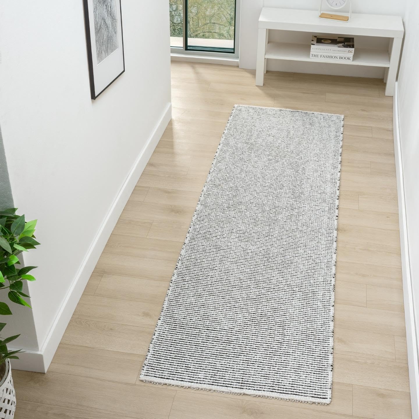LUXE WEAVERS Machine Woven White 5x7 Area Rug, Indoor Stain-Resistant Fringed Carpet