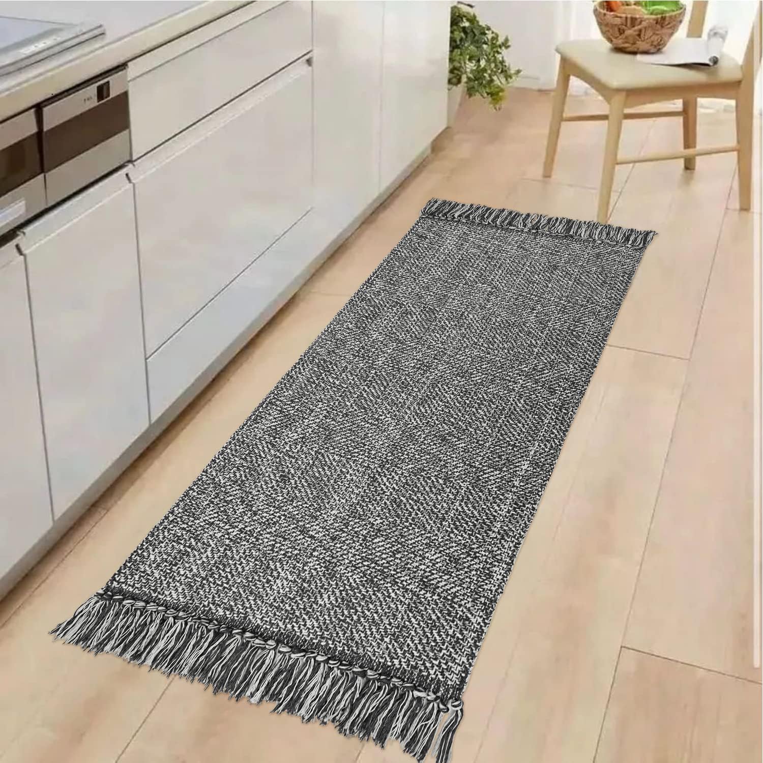 Collive Comfy Area Rug 4' x 6', Tan/Cream Woven Cotton Bedroom Rugs, Modern Indoor Accent Rug Floor Carpet with Tassel for Living Room, Nursery Room, Dining Room, Bedside, Office, Patio Decor