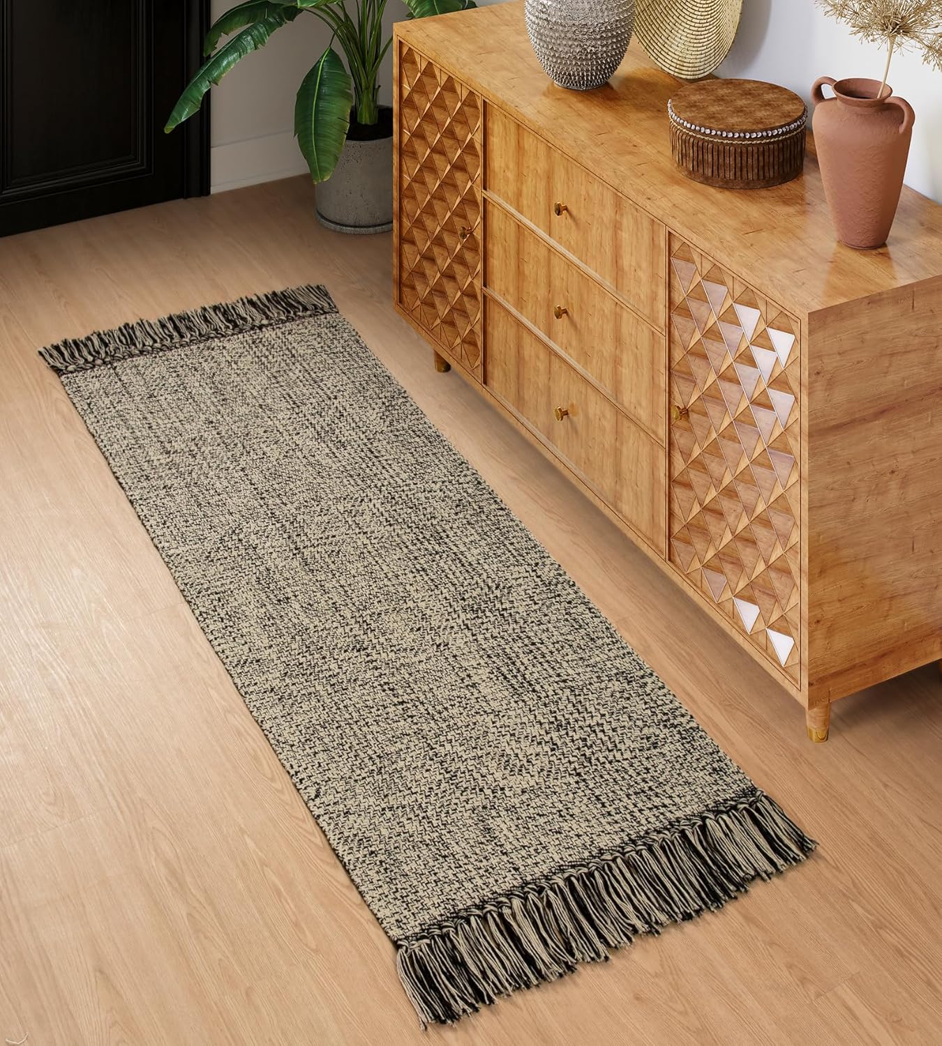 Collive Comfy Area Rug 4' x 6', Tan/Cream Woven Cotton Bedroom Rugs, Modern Indoor Accent Rug Floor Carpet with Tassel for Living Room, Nursery Room, Dining Room, Bedside, Office, Patio Decor